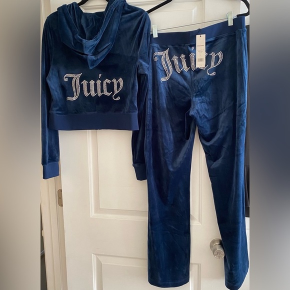 Juicy Couture Navy Blue Velor Track Suit - Vee Friends Collab NWT - Picture 1 of 13